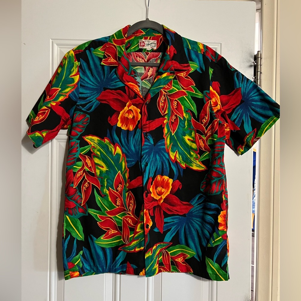 Vintage Hawaiian short sleeve men shirt The Hawaiian original size medium bright